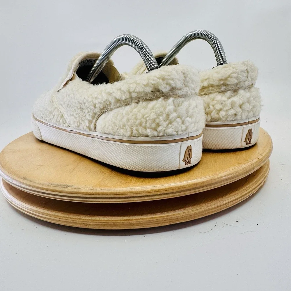 Hush Puppies Sherpa Slip Ons Women's 7 Cream‎ Shoes Sneakers Fall BTS